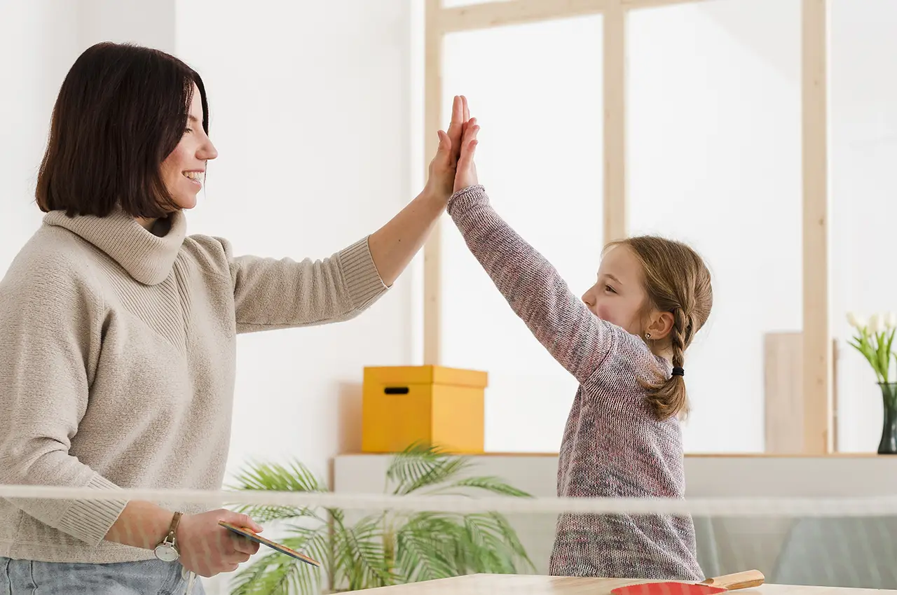 Kis fa nő az erdő mélyén